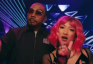 La cantante de IA TaTa se abre paso en Asia