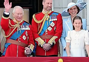 Король Чарльз и неожиданный аксессуар на Trooping the Colour 2026