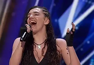 Голландская певица Brook Lynn покоряет жюри AGT кавером Billie Eilish