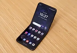 Месяц с Motorola Razr Plus 2026: шик, блеск и срок годности — неделя