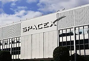 Илон Маск ответил на слухи о «ручном ИИ» от SpaceX