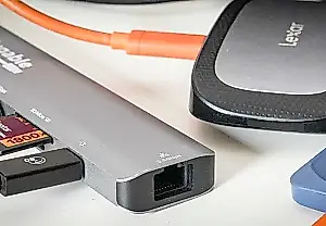 Reseña del Plugable 10-in-1 USB-C Hub: este elegante y resistente dock convirtió mi portátil de dos puertos en una estación de trabajo