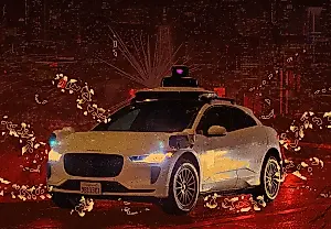 Waymo в огне: пассажиры испугались из-за фейерверка