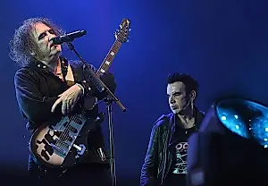 The Cure на сцене без Симона Галлапа: его сын занял место отца