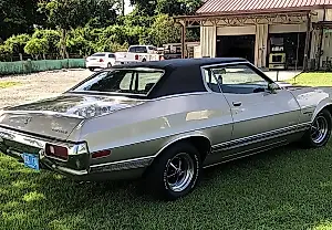 Nostalgia sobre ruedas: un Ford Gran Torino Sport de 1972