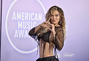 Karol G gastó una broma a su mejor amigo con su supuesta participación en Love Island