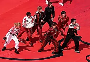 BTS зажгли финал ЧМ-2026: «Dynamite» и шоу века