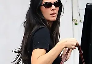 El color intenso de la primavera según Chanel: Kendall Jenner marca el nuevo lujo