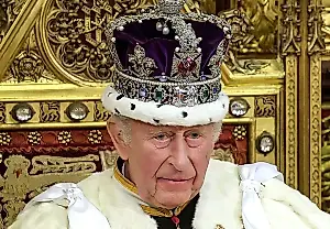 Experto: Carlos III comete el error del siglo y la monarquía pierde su magia