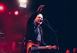 El líder de Agata Kristi, sobre colaboraciones, rock y patriotismo
