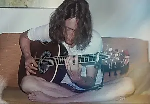 Cómo la inteligencia artificial estropeó el documental sobre la última entrevista de John Lennon