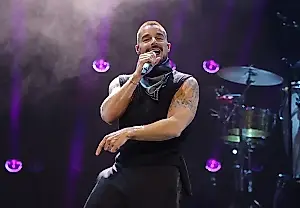 Ricky Martin salió «ileso» de un incidente con gas en un concierto en Montenegro
