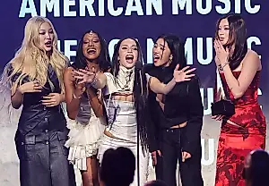 KATSEYE выиграли на AMAs и благодарят BTS