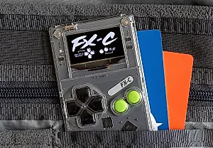 La miniconsola Arduboy FX-C: una pequeña alegría para quienes van con prisa