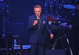 Frankie Valli cancela todos sus conciertos restantes de 2026 por motivos de salud