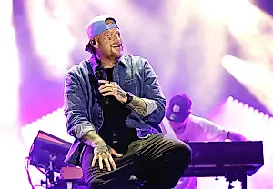 Jelly Roll revive un éxito de Miley Cyrus en un concierto en Nashville