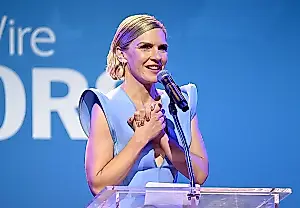Rhea Seehorn: agradecida a todo el equipo de «Pluribus»