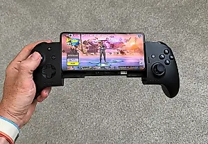 He probado el SteelSeries Nimbus Cloud y tengo la sensación de que han complicado demasiado este dispositivo