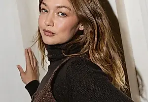 Gigi Hadid берет пример с сестры Беллы: джинсы и ковбойские сапоги снова в моде