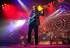 Rush interpretó «2112» por primera vez en 29 años durante la gira Fifty Something Tour