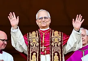 El papa bromea sobre Bad Bunny en España