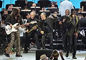 El batería de Earth, Wind & Fire, John Paris, despierta del coma, pero necesita dos operaciones