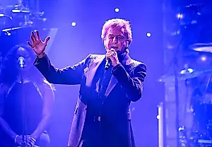 Barry Manilow vuelve a cancelar conciertos en Las Vegas