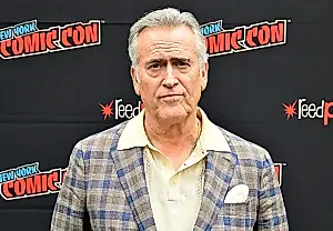 Bruce Campbell se despide de Ash: el héroe de culto de «Posesión infernal» seguirá fuera de cámara