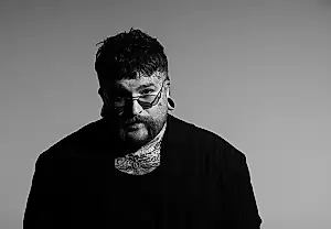 Teddy Swims возглавил телерейтинг с песней «Lose Control»