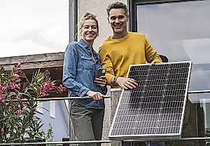 Panel solar y seguro: alertan a los británicos de los riesgos de una minicentral eléctrica doméstica