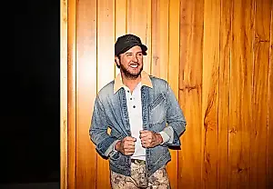 Luke Bryan publicará Signs, un álbum que va de las fiestas country a la sombría confesión de una bala