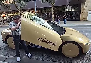 Tesla presenta el Cybercab: un robotaxi sin volante ni pedales