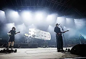 Geese llenan de ruido el jueves del festival