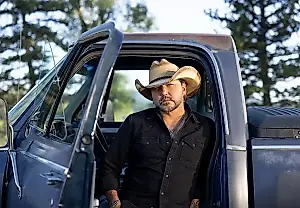 Jason Aldean recupera el sonido de Ronnie Milsap en «Anytime Soon»
