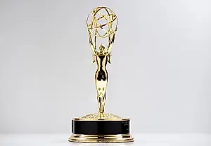 Los Emmy reparten música