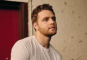 Alex Warren взял Billboard