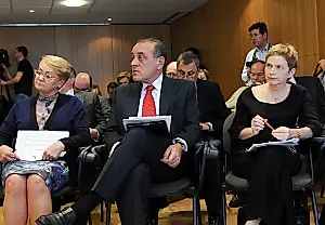 Миллионер раздал искусство