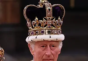 Confusión sobre la coronación