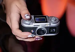 Instax Pal 2: карманная камера, которая забыла, зачем она нужна
