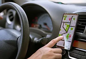 La vieja radio del coche, con nuevas posibilidades: qué mejoras necesita de verdad