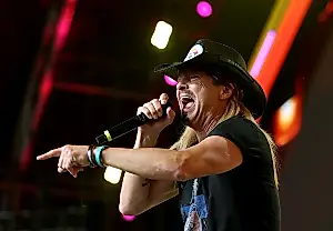 Bret Michaels vuelve a los escenarios tras una operación de urgencia
