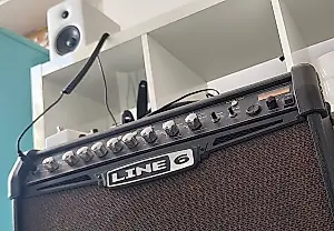Convertí un amplificador de guitarra en un altavoz para casa: mucho ruido y poca cabeza, aunque a veces funcionó