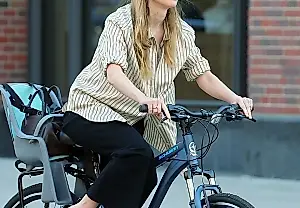 Cool-Girl Biking Outfits Give the Celebrity Street Style Scene the Pedal-and-Repeat Treatment