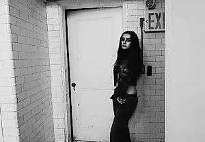 Charli XCX, primera en lograr dos nuevos hitos en las listas en un año
