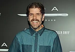 Perez Hilton — в больнице после стрима самоповреждения