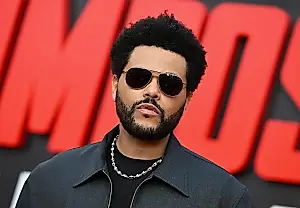 The Weeknd se lo piensa mejor y vuelve a los escenarios sin jubilarse