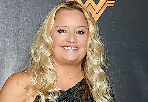 Lucy Davis, estrella de «The Office», habla de su cáncer incurable