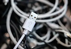 Мифы и знаки: зачем USB три зуба?