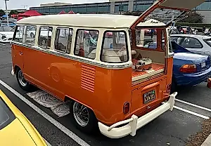 1963 Volkswagen Bus Is a Beach-Ready Cruiser