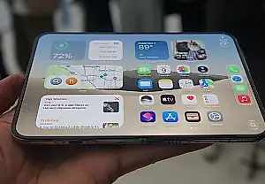 Walkman возвращается в складном iPhone